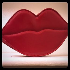 Quirky red lips crossbody